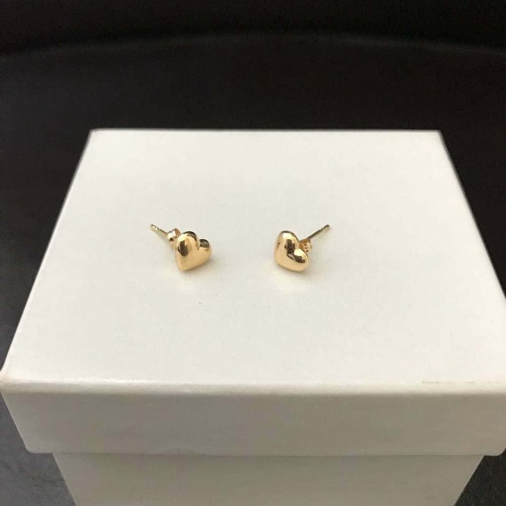 14k Gold heart shaped earrings